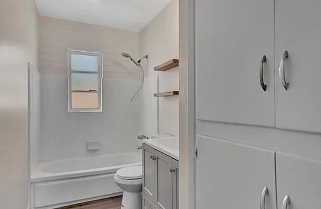 Foto del edificio - 2715 E Oak St