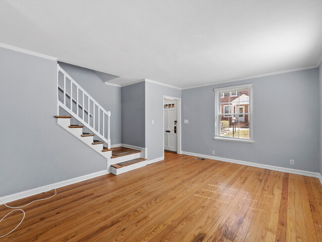 Foto del edificio - Discover Your Dream Townhome in Fairlingto...