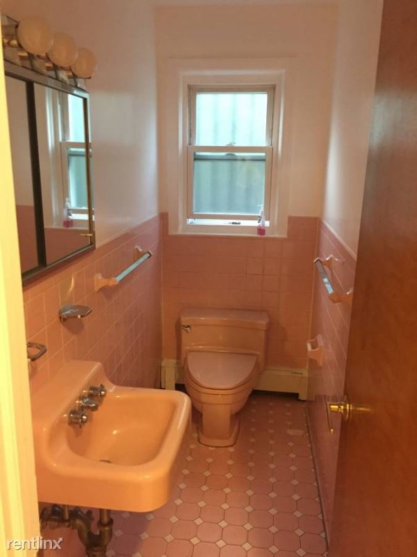 Building Photo - 3 br, 1.5 bath Apartment - 2026 yates avenue