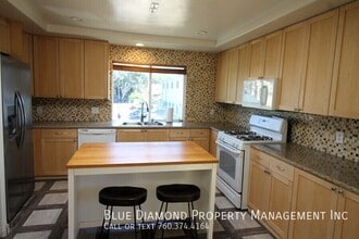 Building Photo - 917 3rd St