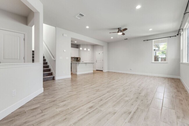 Foto del edificio - 3 Bed, 3 Bath East Garrison