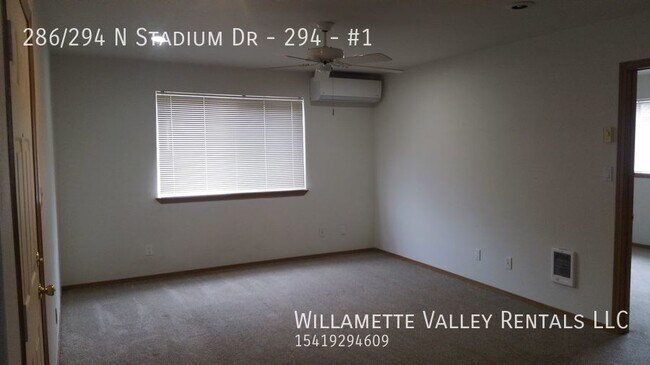 Building Photo - Apartment across from WOU