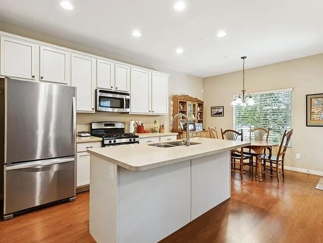 Building Photo - 833 Cannara Way