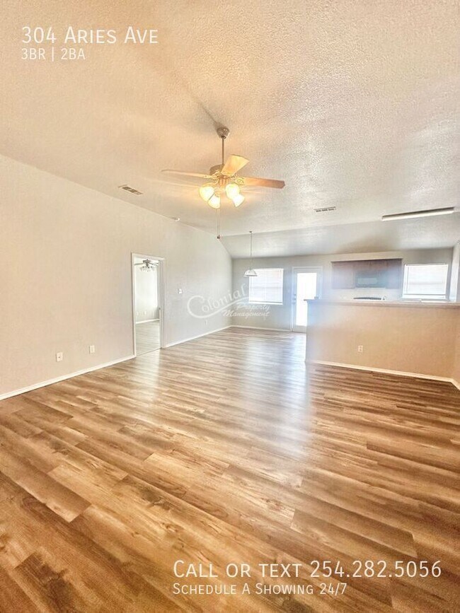 Building Photo - 304 Aries Ave