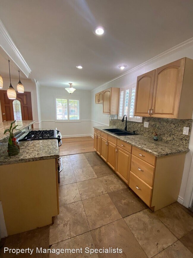 Building Photo - 2 br, 1.5 bath House - 1730 Moreno Dr