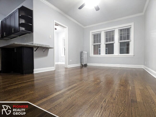 Foto del edificio - 6116 N Winthrop Ave