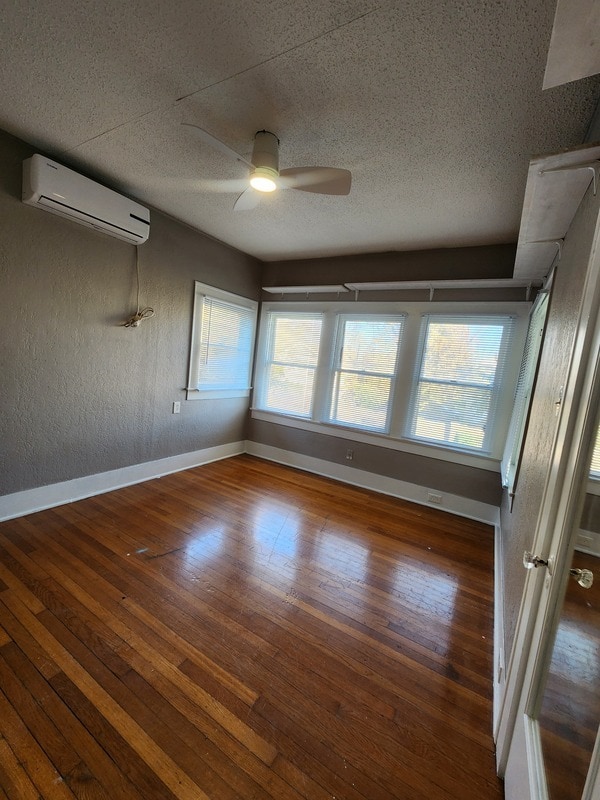 Building Photo - 1601 W Woodlawn Ave