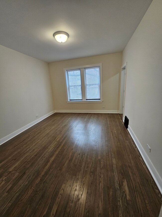 Living Room - 3749 W Grace St