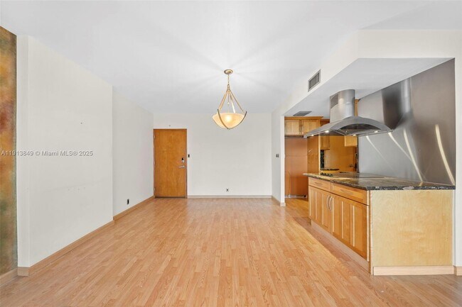 Foto del edificio - 3301 NE 5th Ave