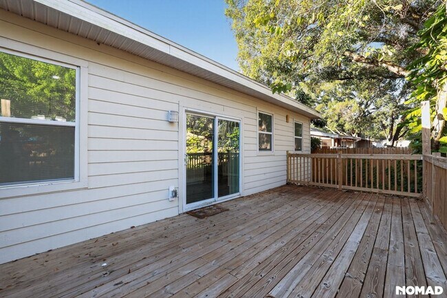 Building Photo - 3227 70th Ave N