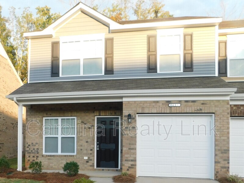 Foto principal - 8401 Summerford Dr