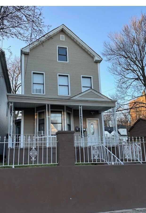 Building Photo - 332-1 Summer Ave