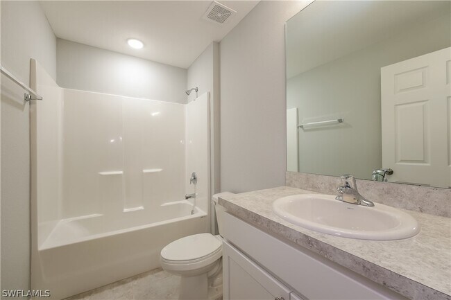 Foto del edificio - 3614 64th St W