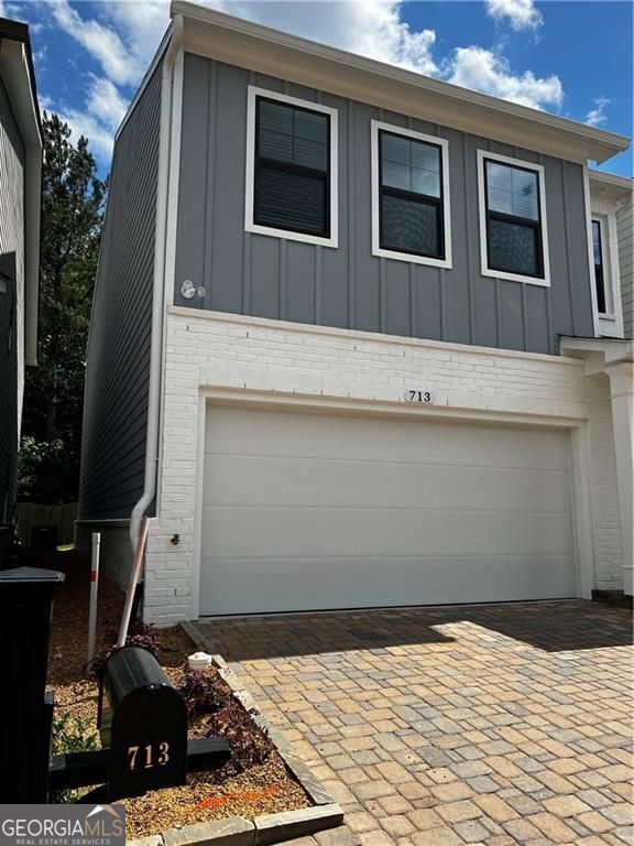 Building Photo - 713 Stickley Oak Way