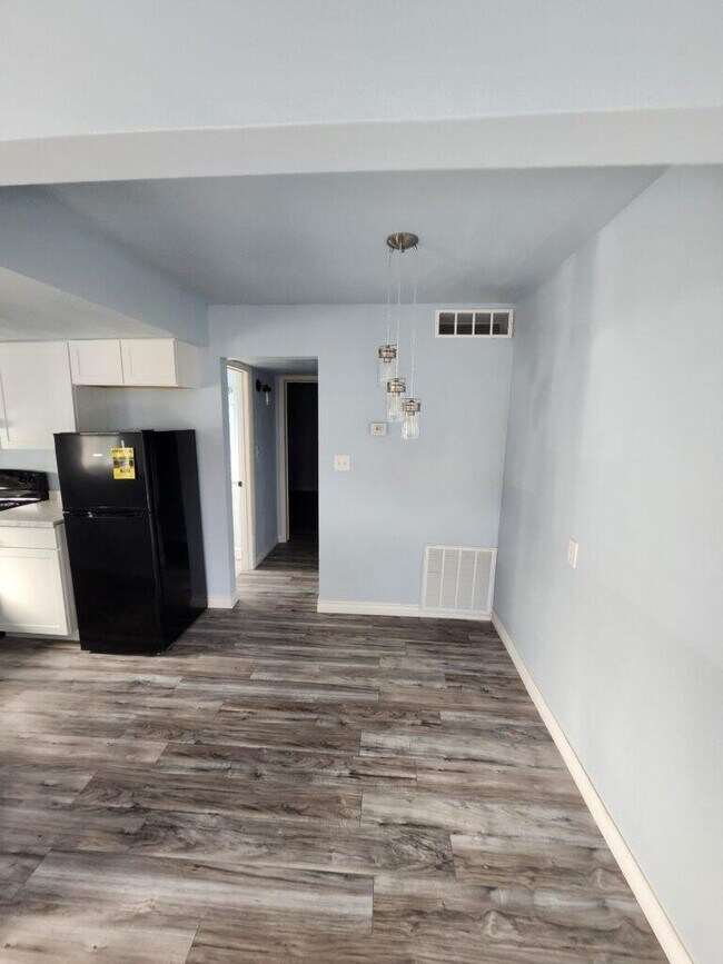 Foto del edificio - 510 McKellar Cir