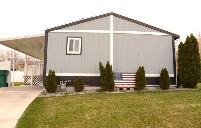 Building Photo - 863 Artesia Rd