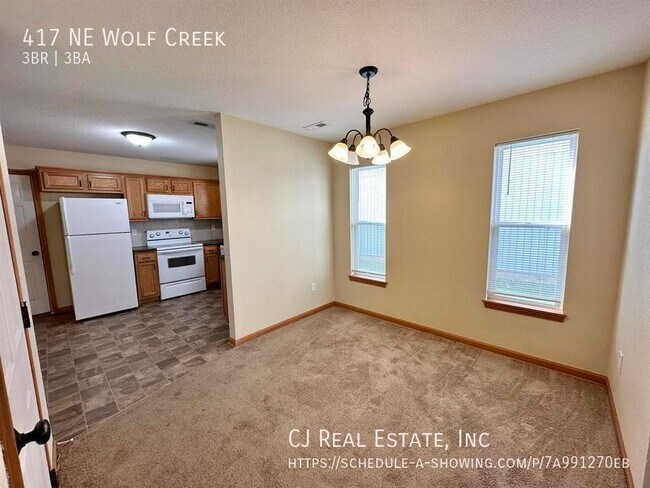 Building Photo - 417 NE Wolf Creek Dr