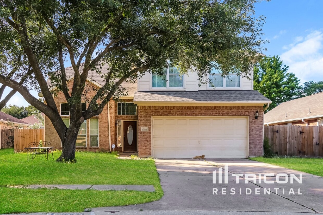 Foto principal - 19423 Bear Springs Dr
