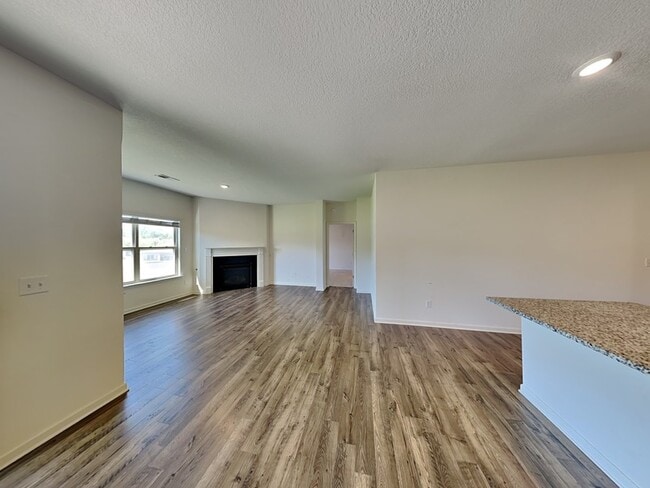 Building Photo - 39 Empire Ln