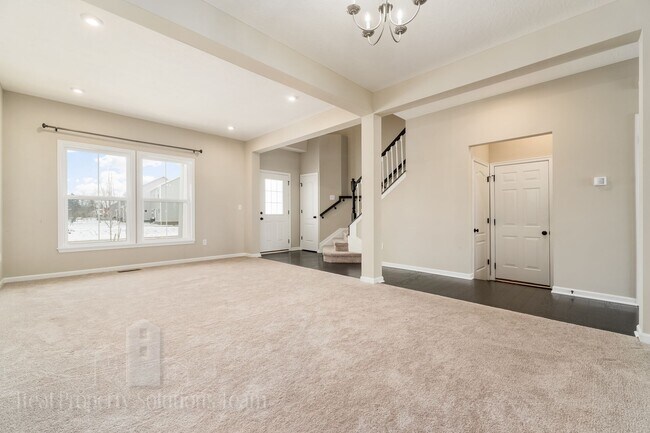 Building Photo - 6263 Honey Farm Way