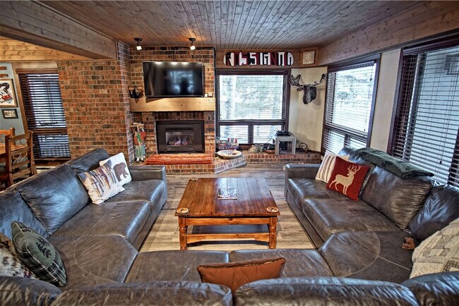 Building Photo - 2286 Apres Ski Way