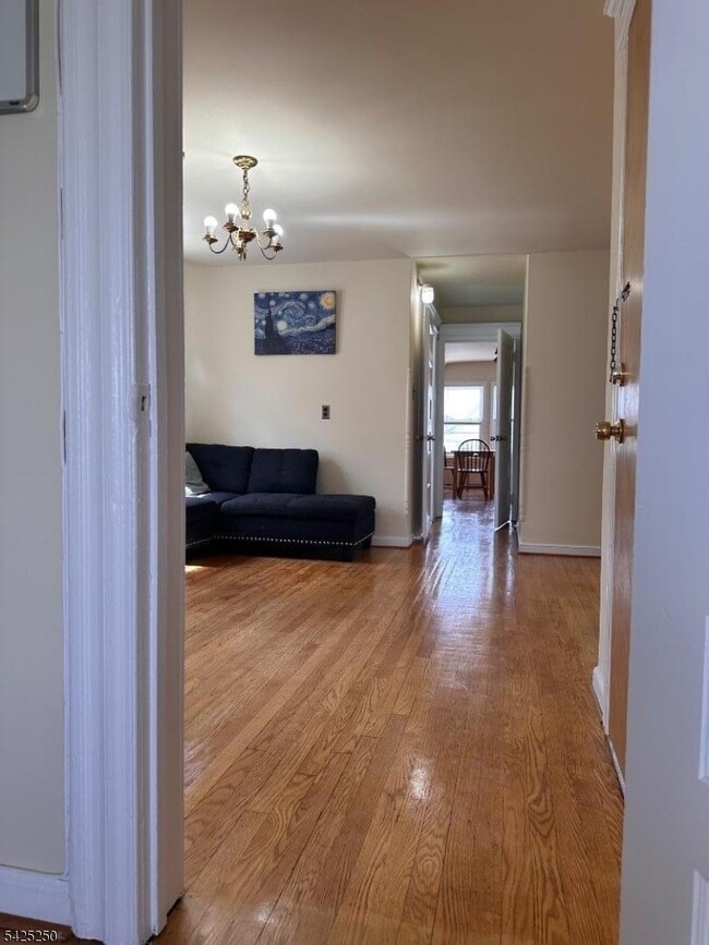 Building Photo - 75 Elm St