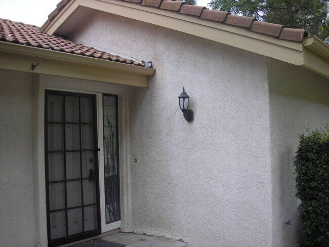 Building Photo - 607 Calle Seguro
