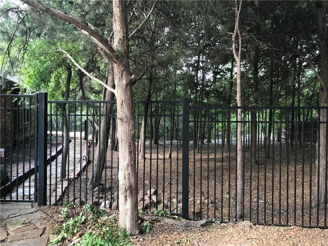 Building Photo - 411 Sloan Creek Pkwy