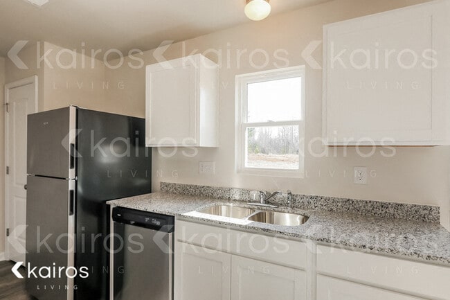 Building Photo - 453 Wagon Trail