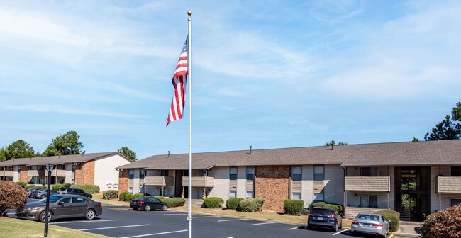 Building Photo - Meadow Wood Apartment Homes