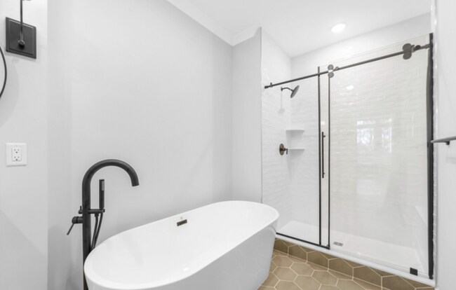 Building Photo - 38 Hillandale Dr