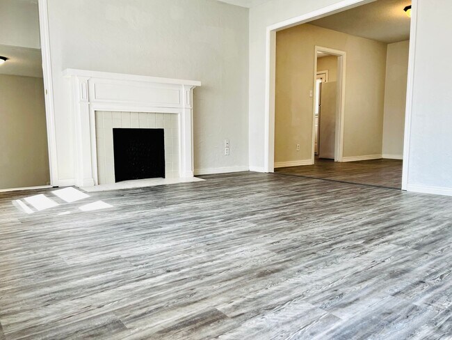 Foto del edificio - MOVE-IN SPECIAL: Cute 2BD 1BA Home w/ Bonu...