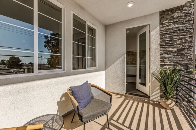 Balcony - 29430 Urbia Way