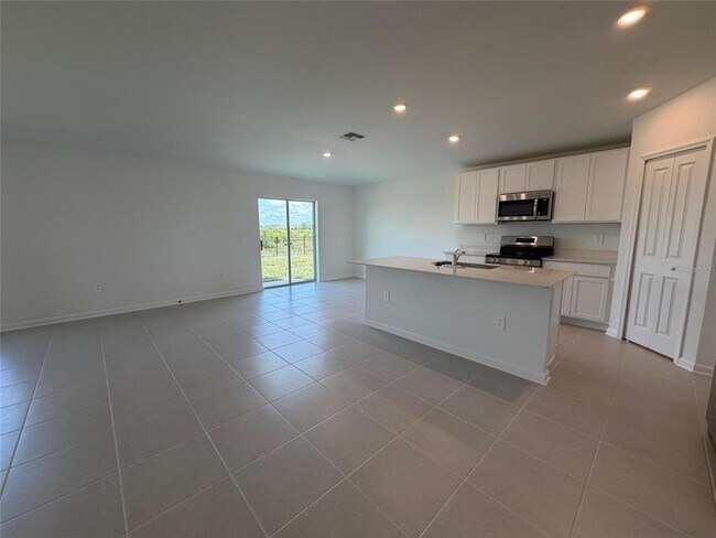 Building Photo - 3484 Chinotto Dr