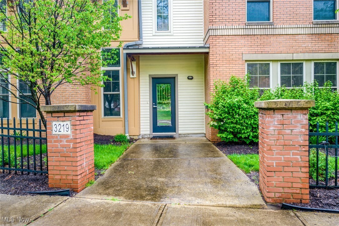 Foto principal - 3219 Euclid Heights Blvd