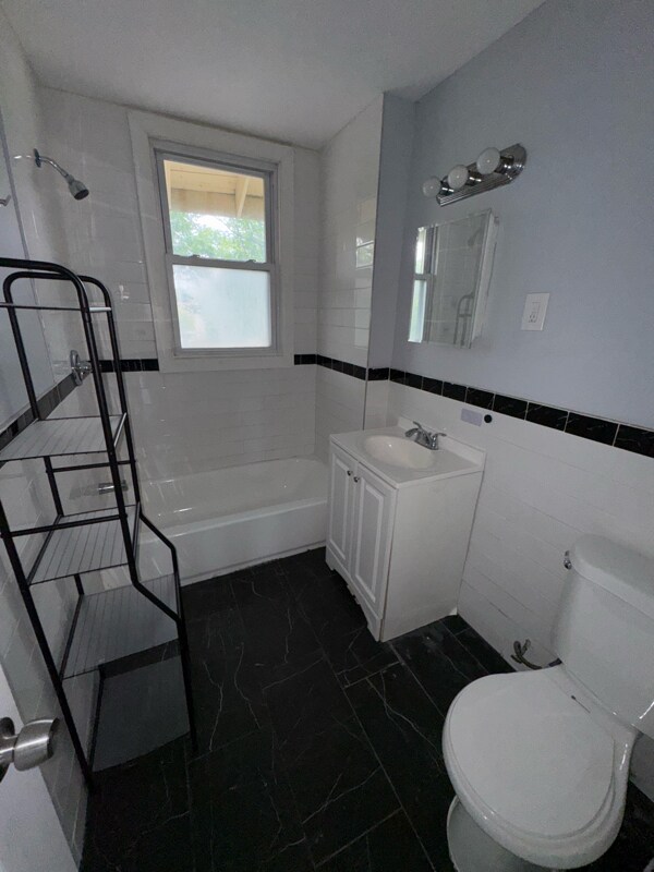 Foto del edificio - 267 Goldsmith Ave