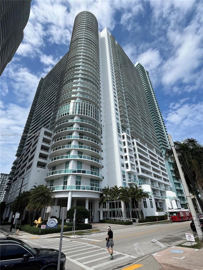 Building Photo - 1800 N Bayshore Dr