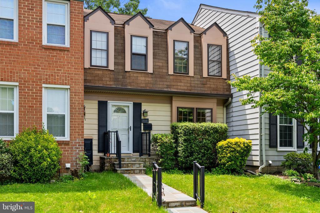 Primary Photo - 2114 Lang Dr