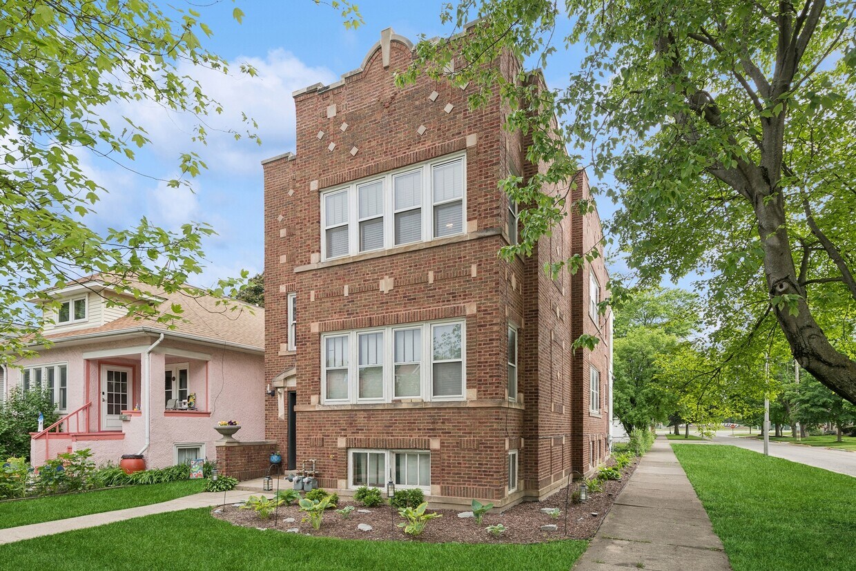 Foto principal - 919 Dunlop Ave