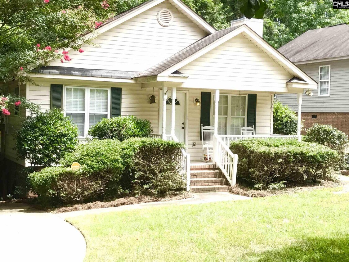 Primary Photo - 452 Deerwood St