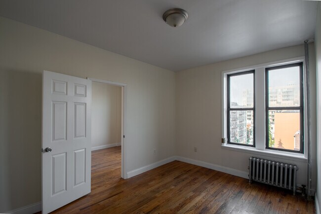 Foto del edificio - 252 12th St