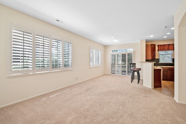 Building Photo - 321 Granby Way
