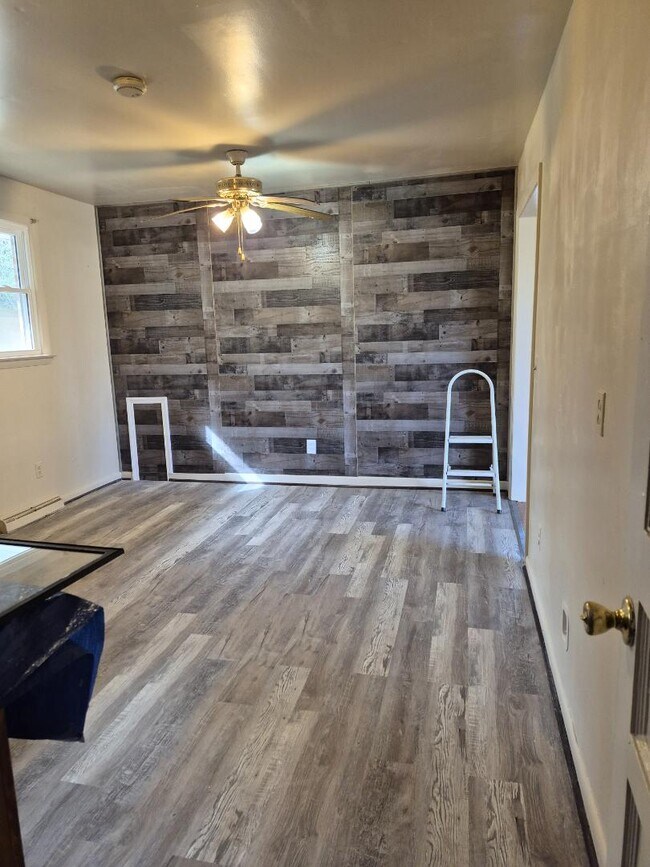 Building Photo - 1760 Halcun Dr