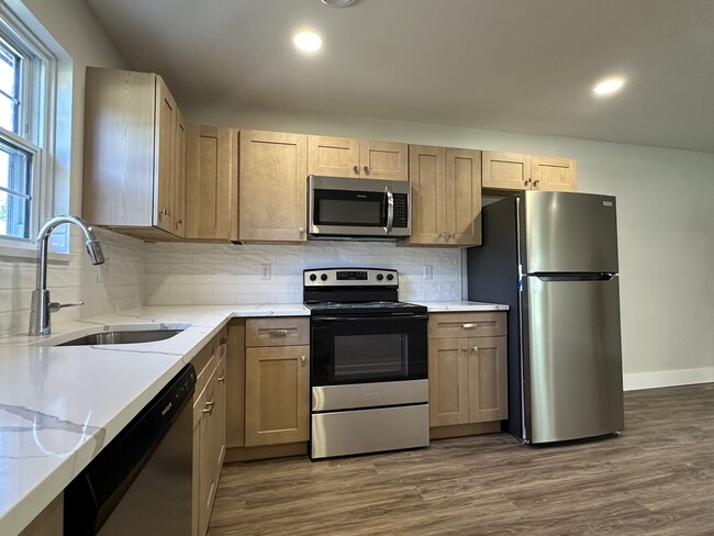 Building Photo - B8 Alpine Ct