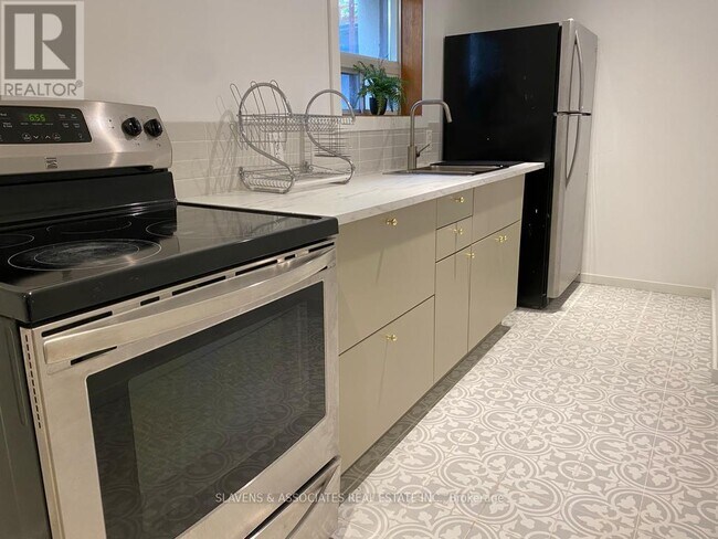 Photo du bâtiment - 976 Glencairn Ave