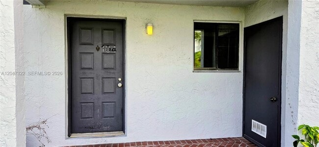 Foto del edificio - 153 Lakeview Dr
