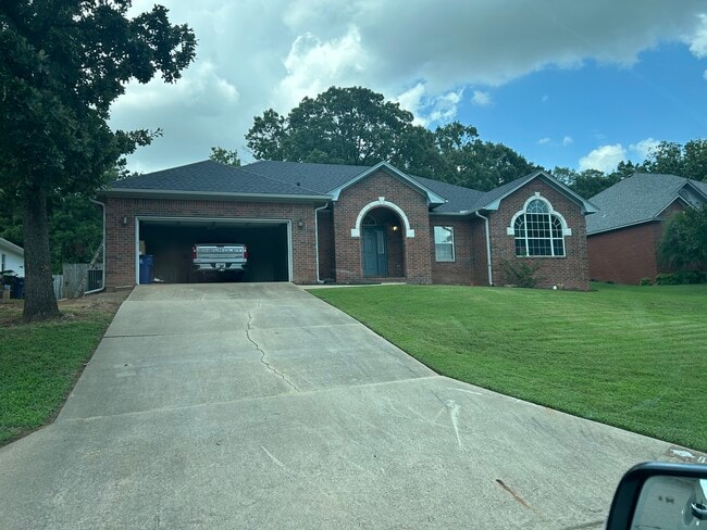 Building Photo - 8709 Canopy Oaks Dr