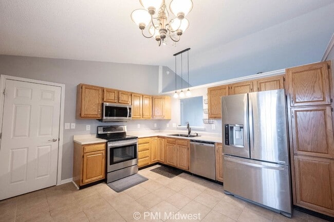 Foto del edificio - "Charming 3-Bed, 2-Bath Gem with 1323 Sq Ft of Comfort on Bitternut Drive!"