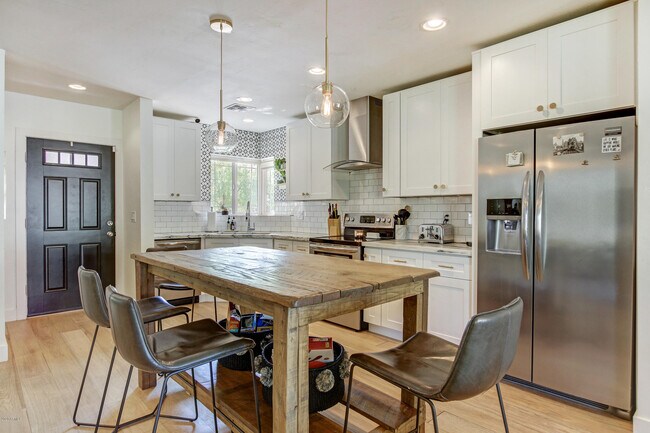 Foto del edificio - 3818 N 35th Pl