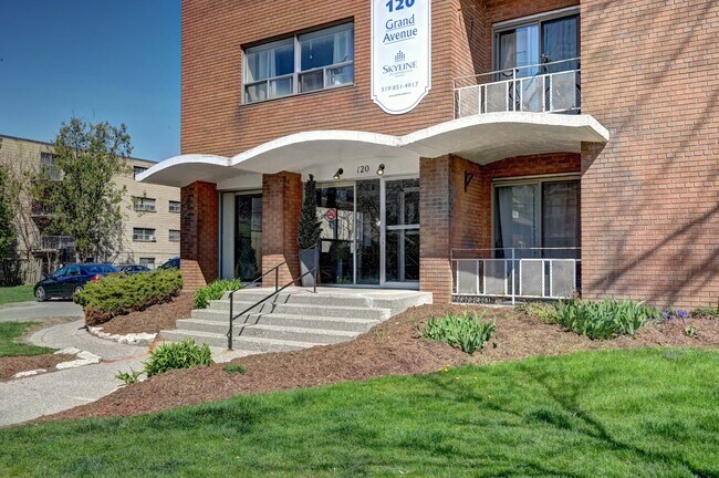 Photo du bâtiment - Parkdale Tower Apartments